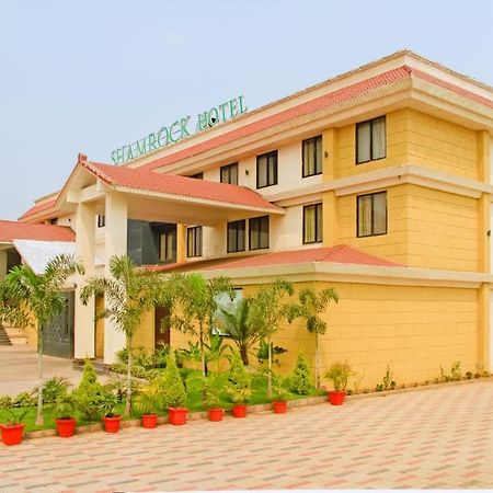 Shamrock Greens By Jardin Hotels Dharmpura Exterior photo