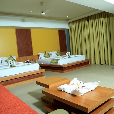 Shamrock Greens By Jardin Hotels Dharmpura Room photo