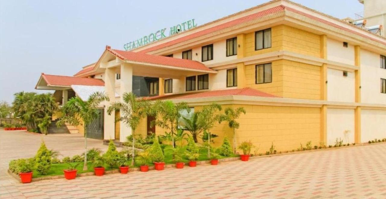 Shamrock Greens By Jardin Hotels Dharmpura Exterior photo