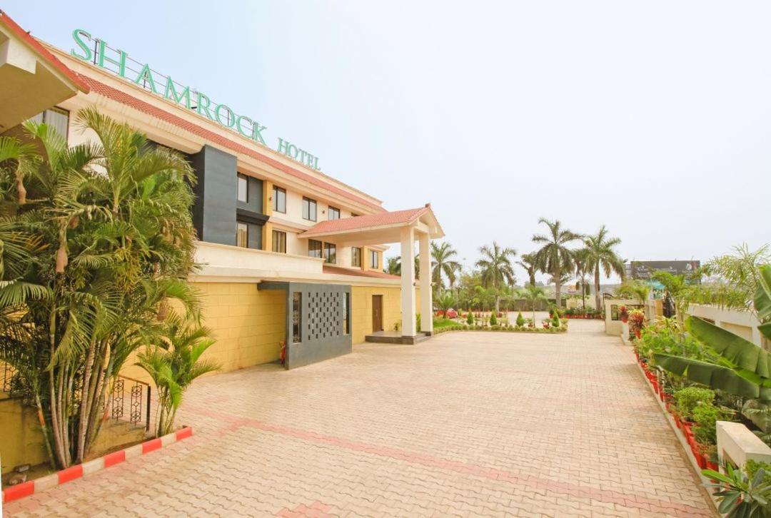 Shamrock Greens By Jardin Hotels Dharmpura Exterior photo